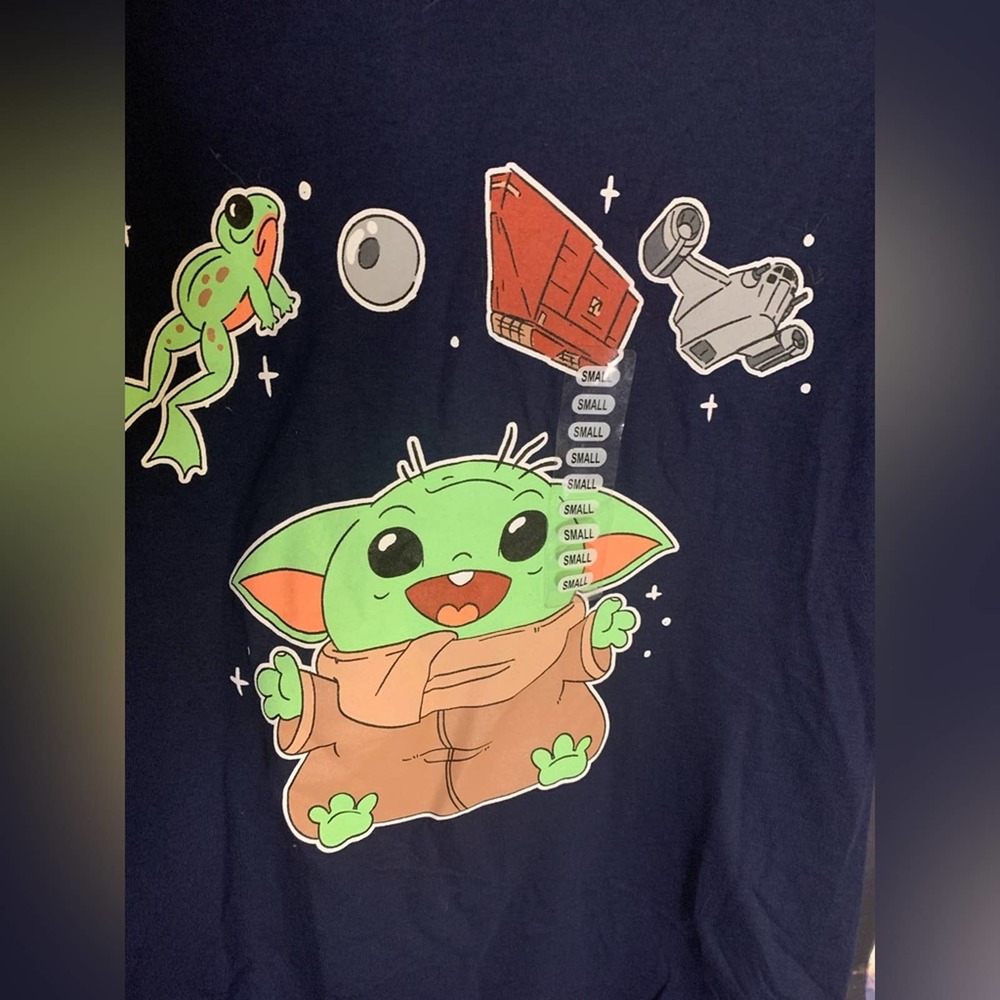 Star Wars Mandalorian Grogu/Baby Yoda NWT Graphic Tee